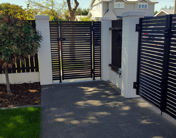 Aluminium Privacy Screens NZ shielding home from the bustle beyond 